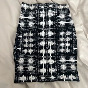 Bodycon XS Black and White BCBG MAXAZRIA Skirt